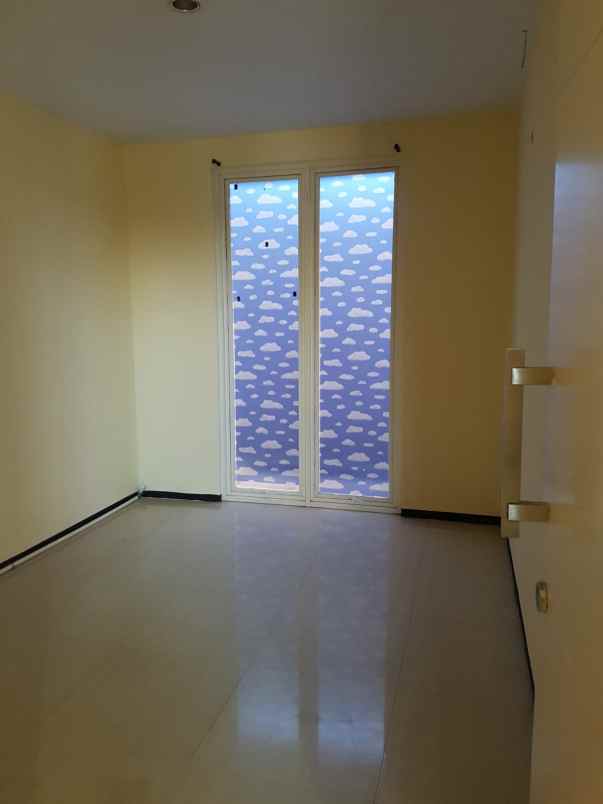 dijual rumah taman puspa raya citraland surabaya barat