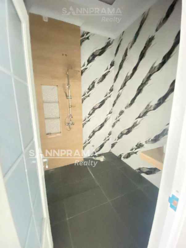 dijual rumah tanah baru