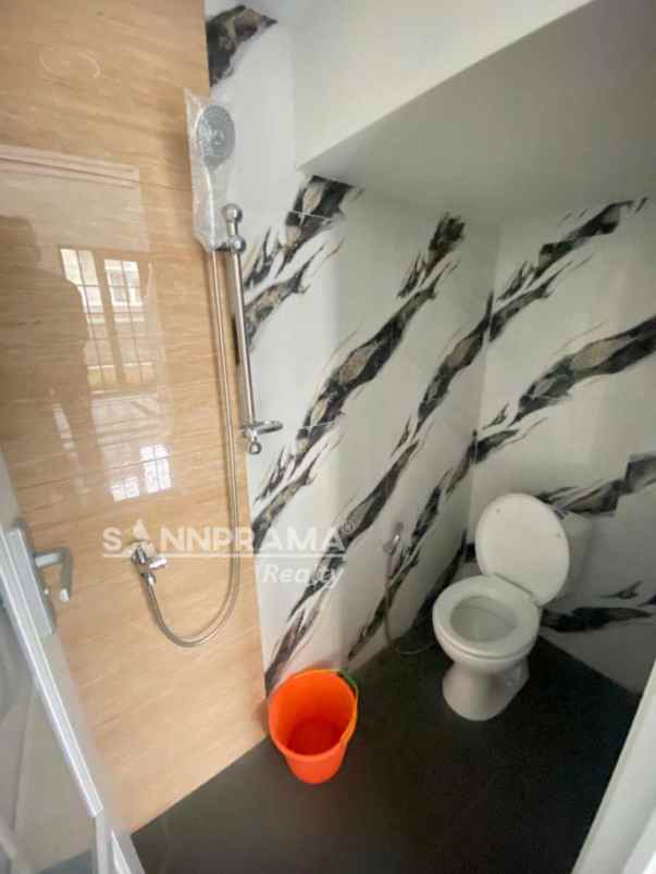 dijual rumah tanah baru