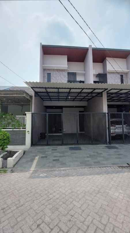 dijual rumah tenggilis