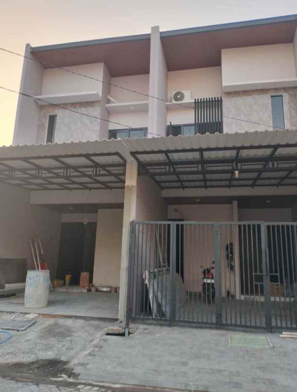 dijual rumah tenggilis mejoyo