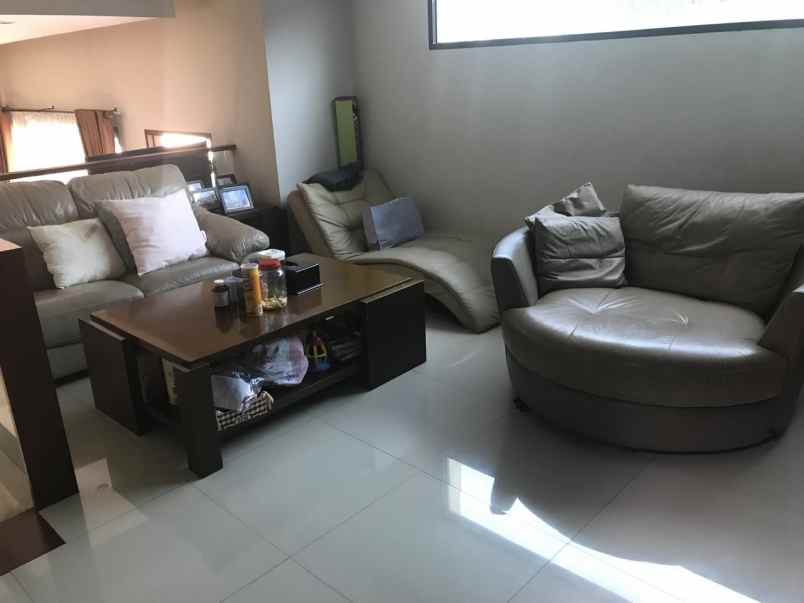 dijual rumah teras bintaro b7