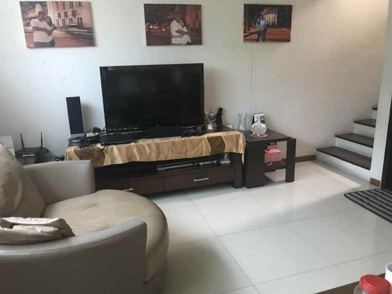dijual rumah teras bintaro b7