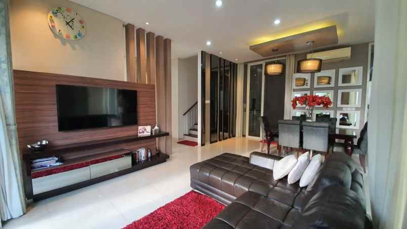dijual rumah the mansion pakuwon indah surabaya