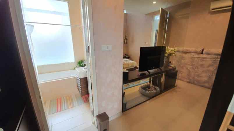 dijual rumah the mansion pakuwon indah surabaya