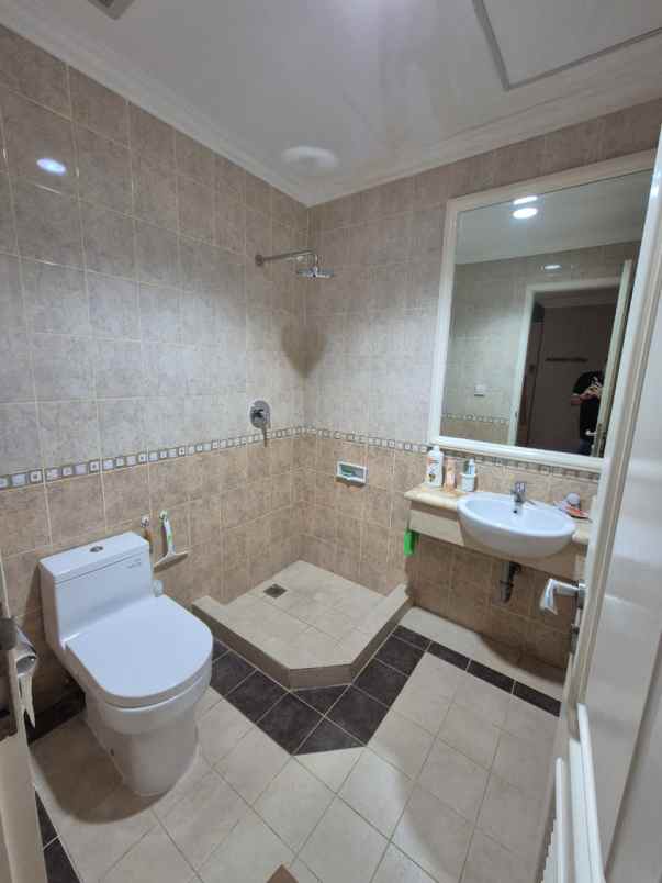 dijual rumah the villas moi kelapa gading