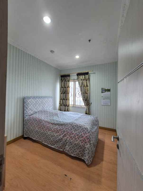 dijual rumah the villas moi kelapa gading