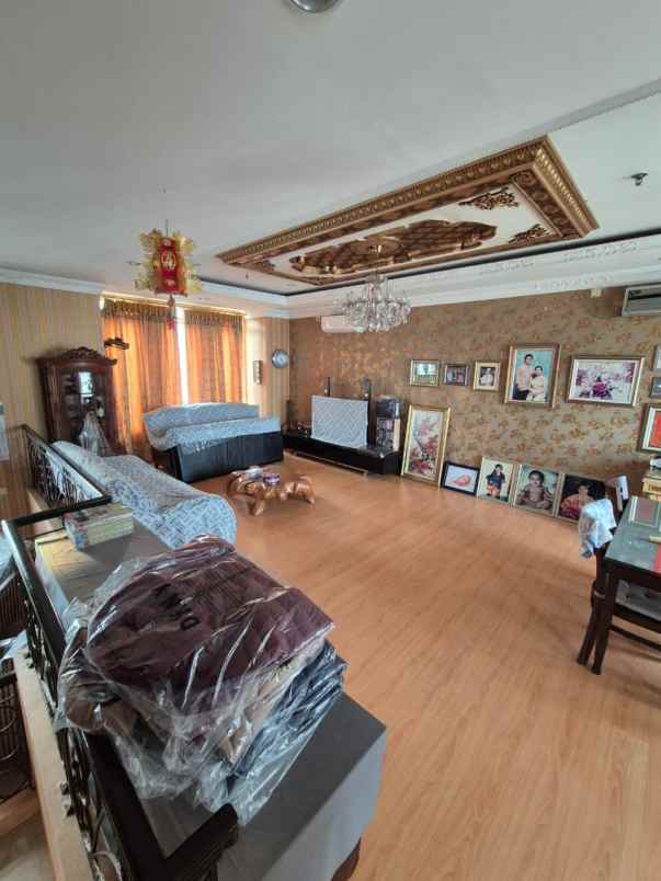 dijual rumah the villas moi kelapa gading