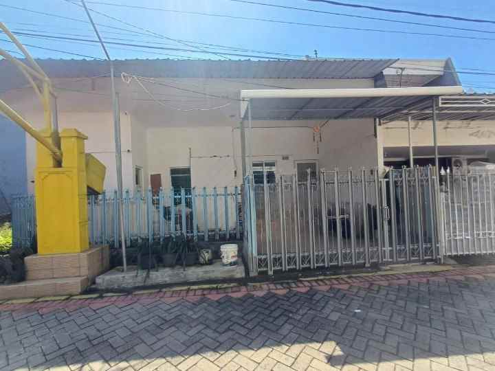 dijual rumah tinggal mulyosari tengah