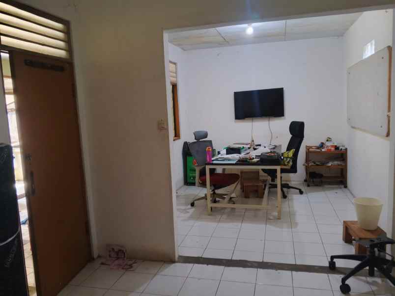 dijual rumah tua di tanjung duren jakarta barat