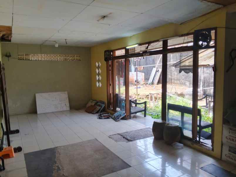 dijual rumah tua di tanjung duren jakarta barat