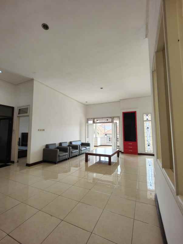 dijual rumah turun harga siap huni lokasi araya malang