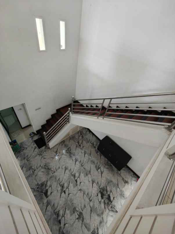 dijual rumah turun harga siap huni lokasi araya malang