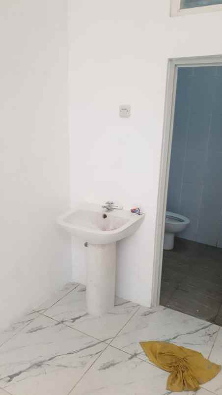 dijual rumah twr