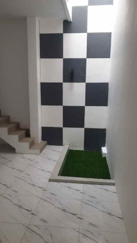 dijual rumah twr
