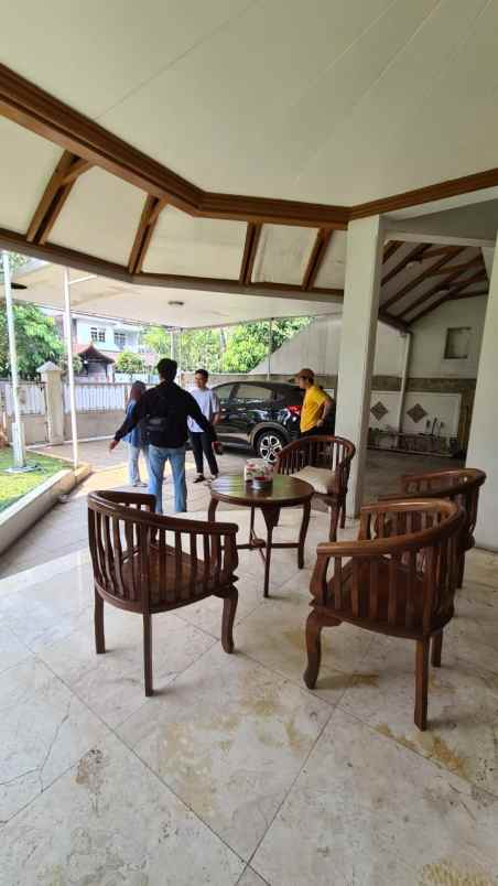 dijual rumah vila delima