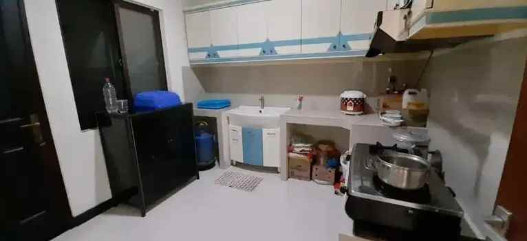 dijual rumah villa bukit mas