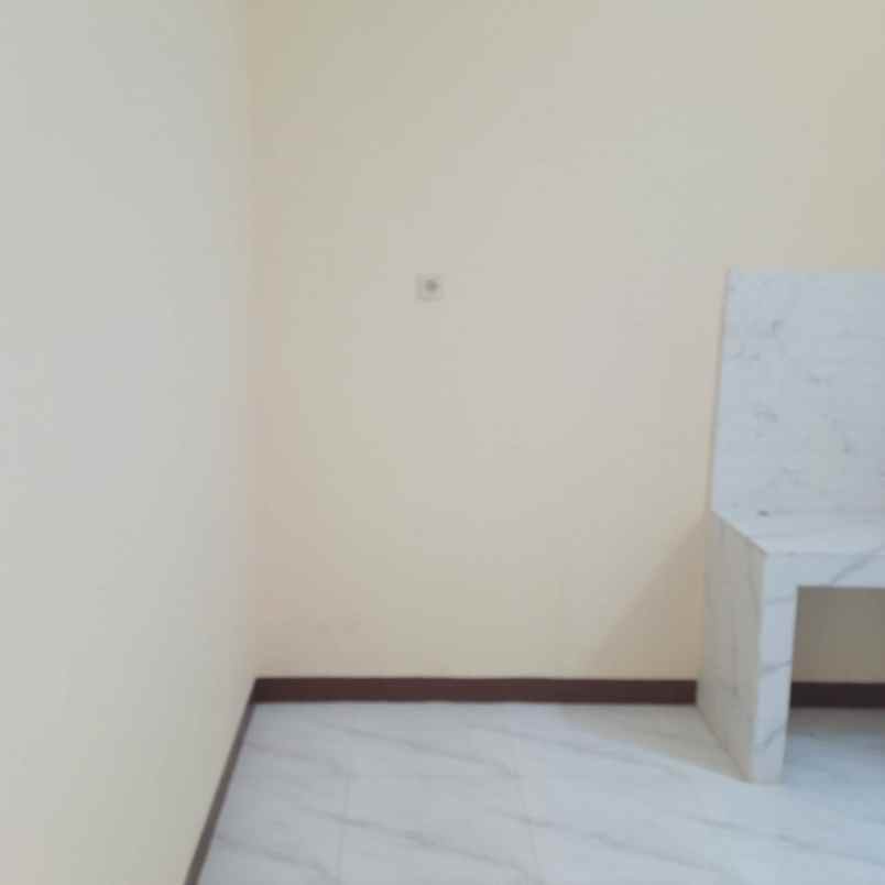 dijual rumah villa mutiara gading 1