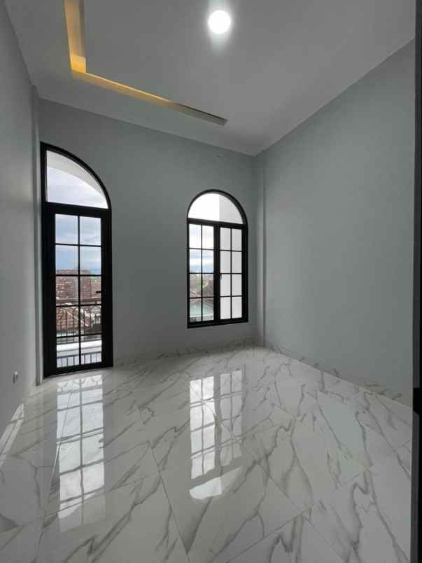 dijual rumah wedomartani ngemplak