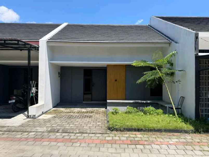 dijual rumah wijirejo