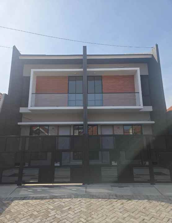 dijual rumah wisma mukti