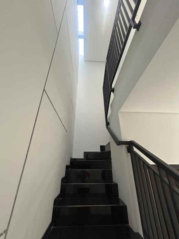 dijual rumah wisma mukti klampis