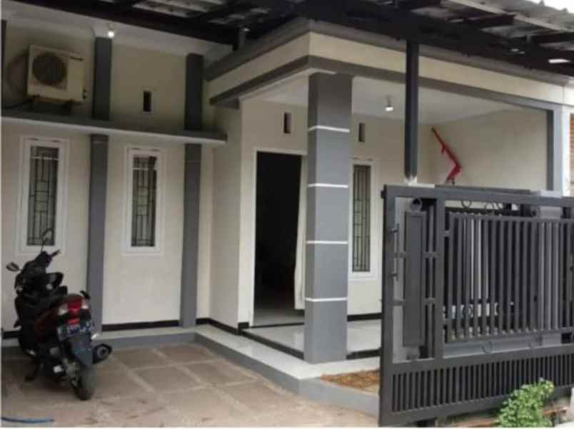 dijual segera rumah perum adhi darma