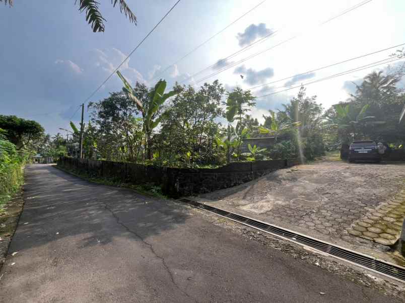 dijual tanah canggal utara perempatan
