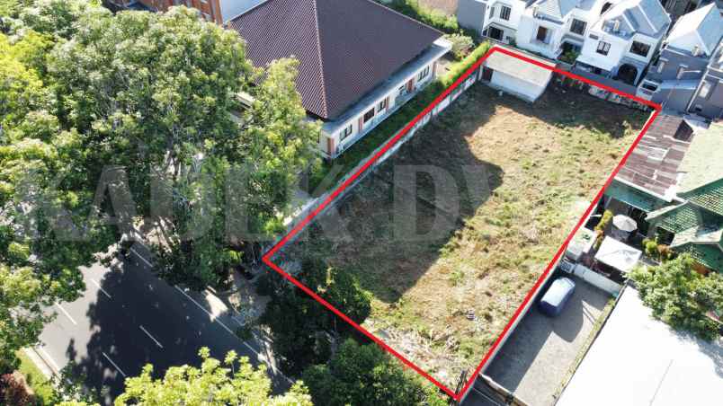 dijual tanah jalan raya puputan renon dekat bank bca