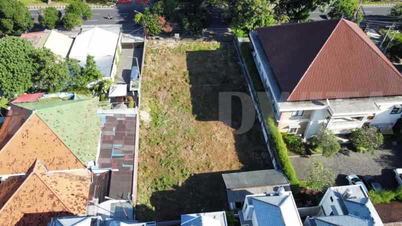 dijual tanah jalan raya puputan renon dekat bank bca