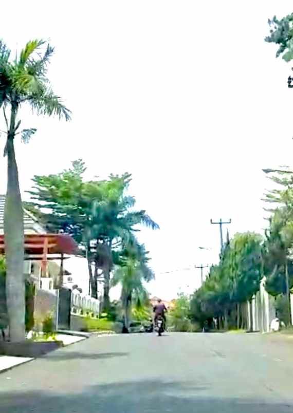 dijual tanah komplek parahyangan permai