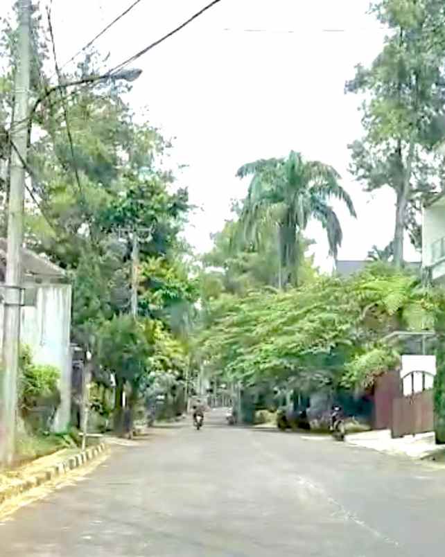 dijual tanah komplek parahyangan permai