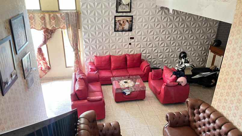 dijual villa jl babakan peuteuy