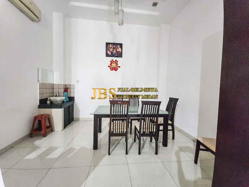 dijual villa kompek cemara asri