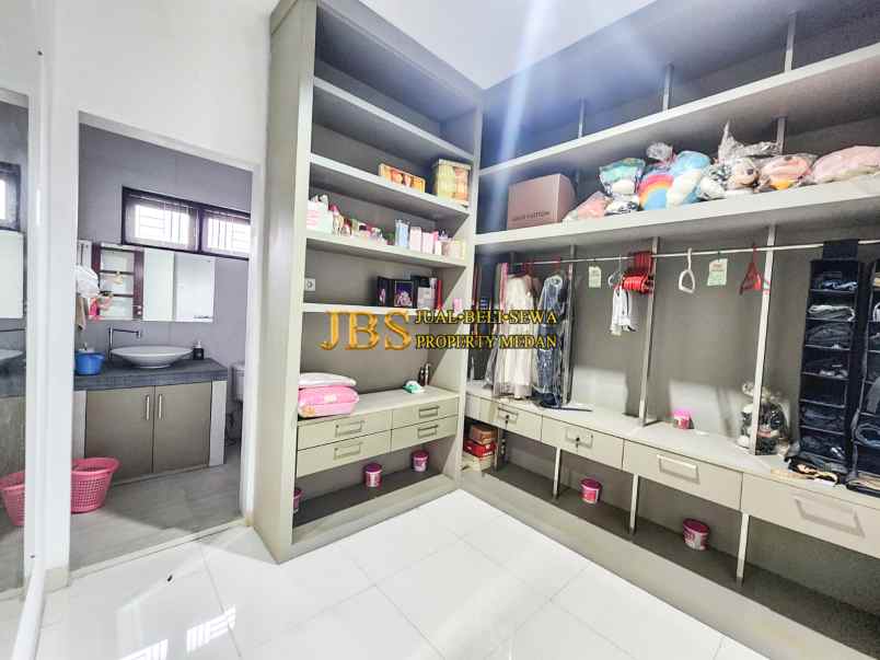 dijual villa kompek cemara asri