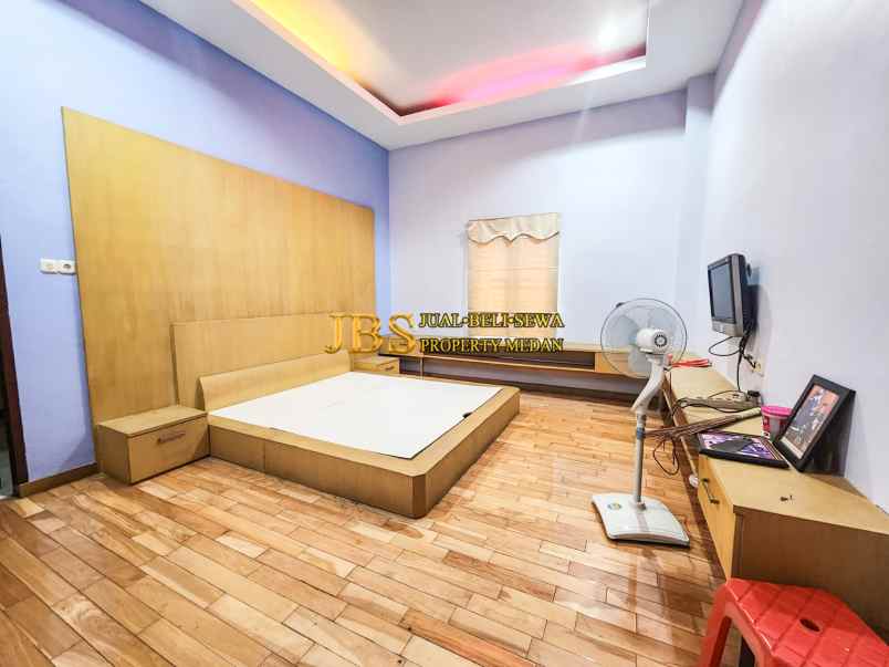 dijual villa kompek cemara asri