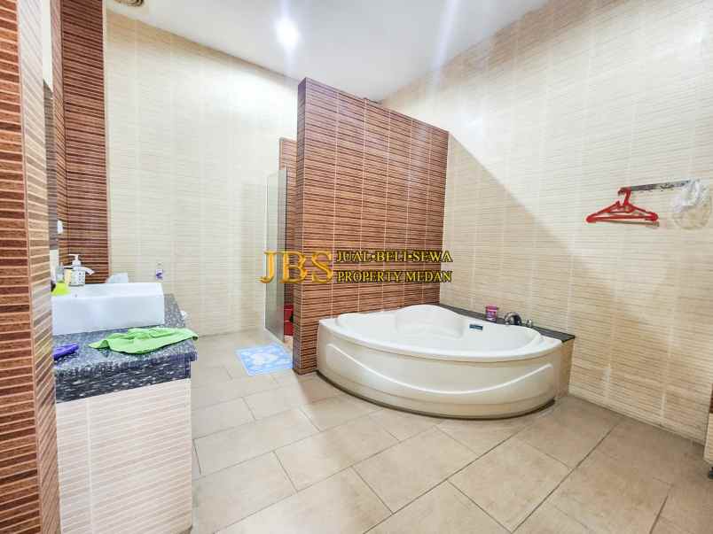 dijual villa kompek cemara asri