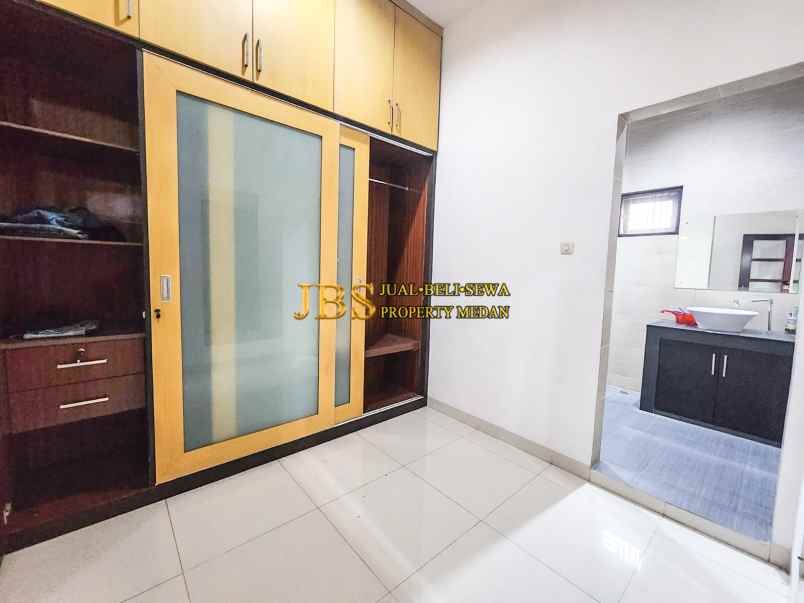 dijual villa kompek cemara asri