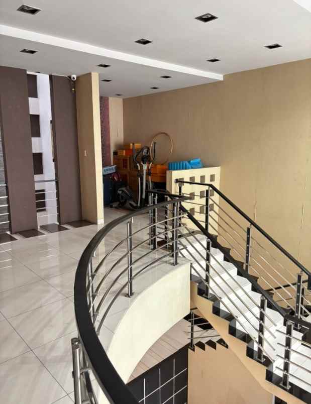 dijual villa komplek cemara asri jalan