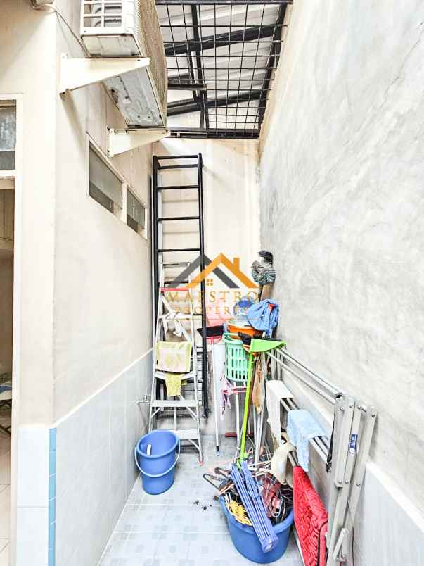 dijual villa komplek cemara asri jalan