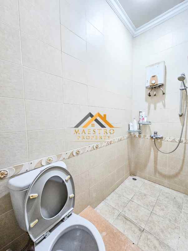 dijual villa komplek cemara asri jalan