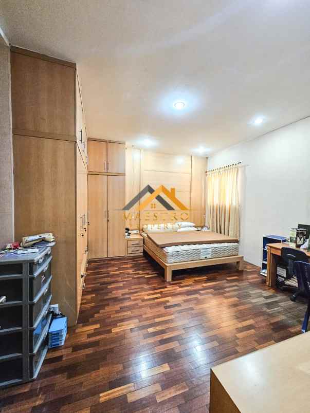 dijual villa komplek cemara asri jalan