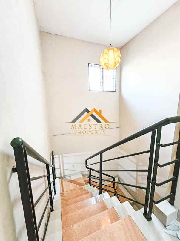 dijual villa komplek cemara asri jalan