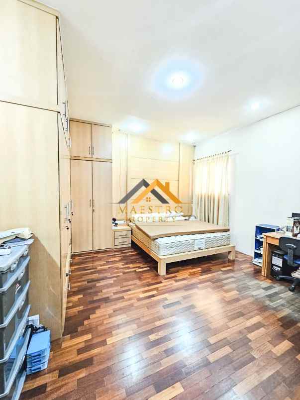 dijual villa komplek cemara asri jalan