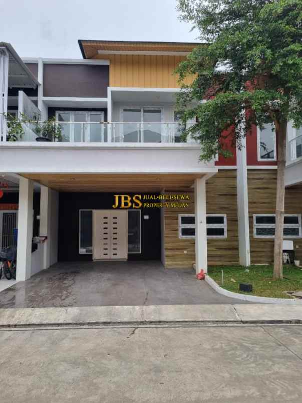 dijual villa komplek givency one