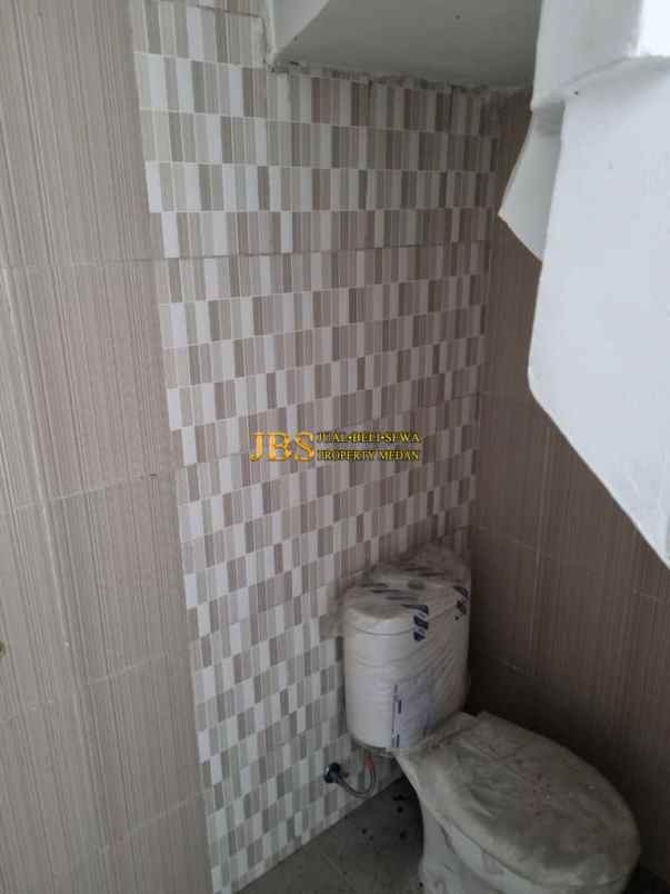 dijual villa komplek givency one