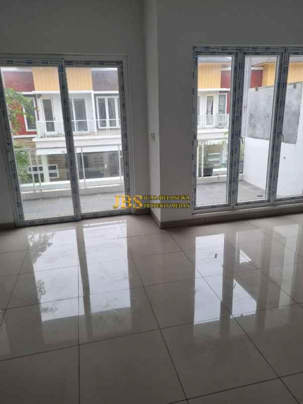 dijual villa komplek givency one