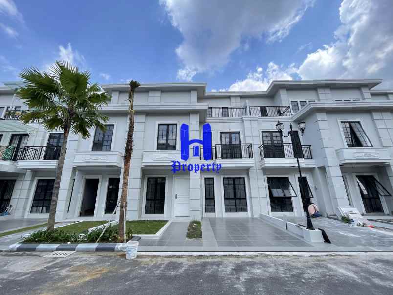 dijual villa komplek jewel park jalan