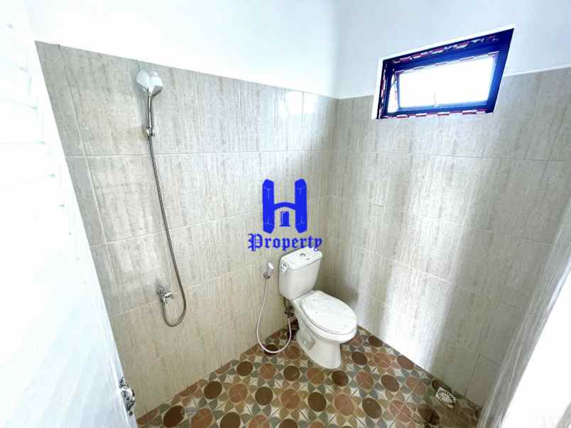 dijual villa komplek karya ville jalan