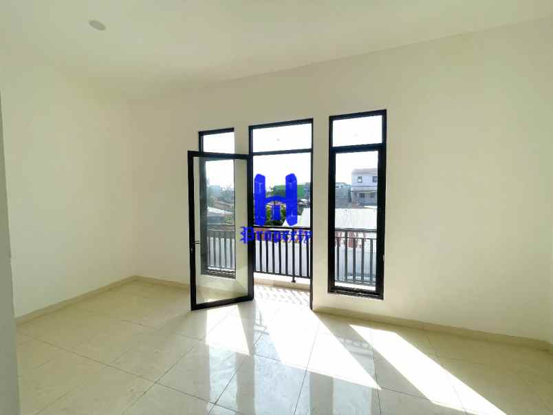 dijual villa komplek karya ville jalan